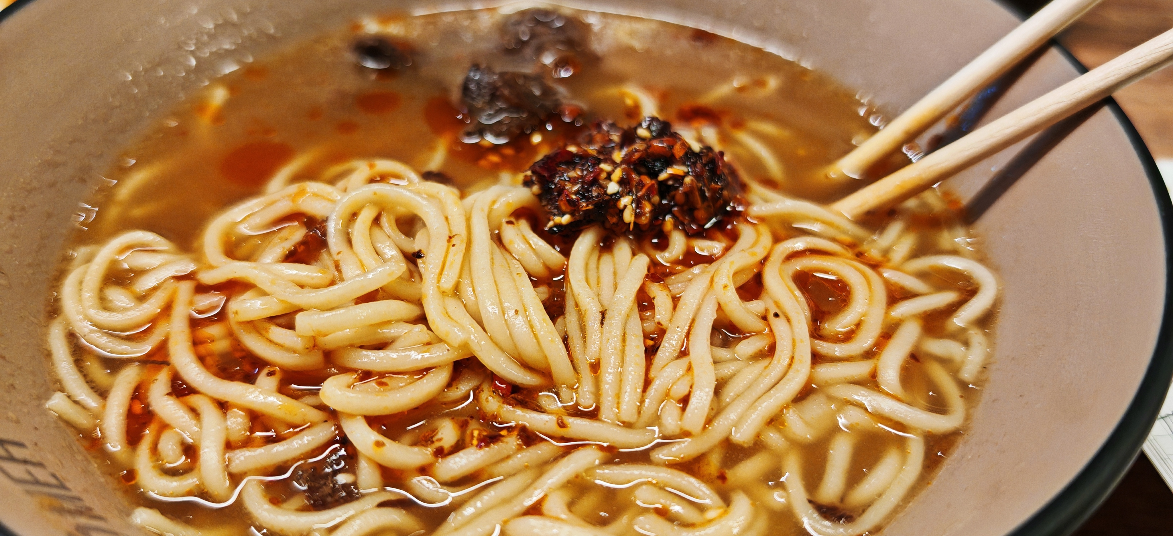 圣彼得堡这有家好好吃的牛肉面，辣椒尤其好，超级超级香，地址是Улица Ефим
