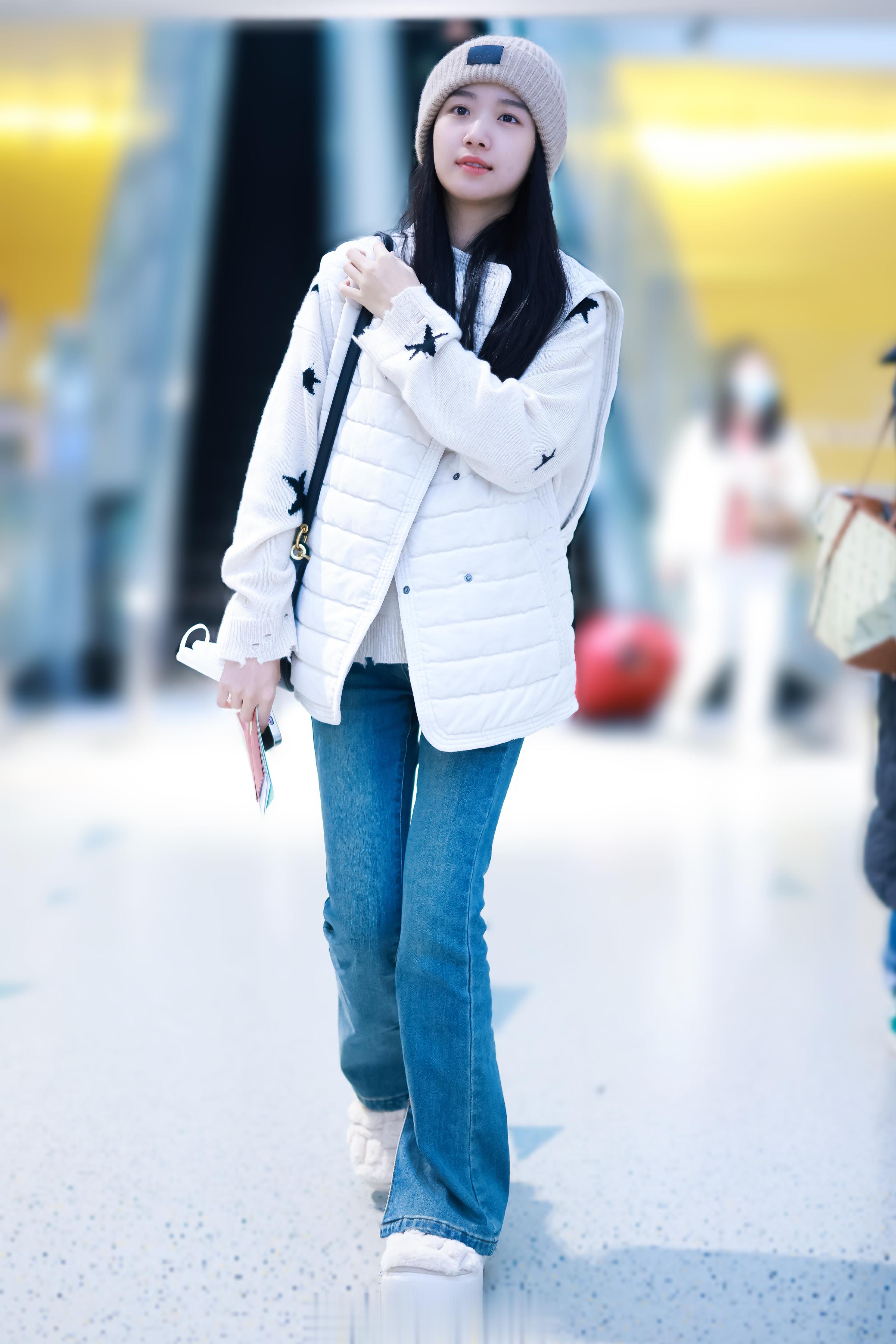 #卢昱晓[超话]# 上海✈️临汾 ​​​