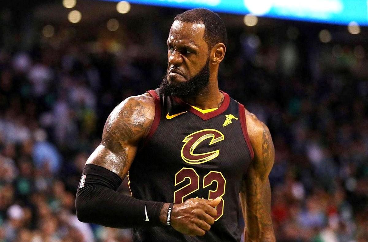 骑士队这阵容，真要成了？！

老詹回来打替补控卫，这个想法绝了！你想想，哈登和米