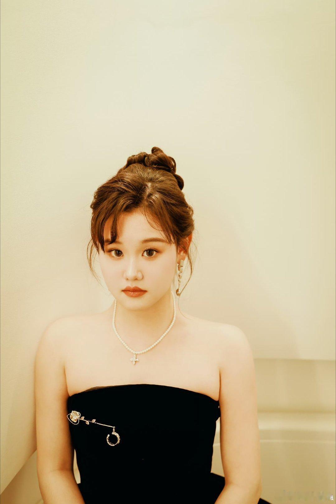 张家齐家公猫叫美女我家那闺女张家齐：美不美女看长相！公猫凭颜值喜提新名字，脑洞真