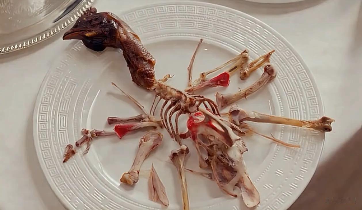 减肚子上的肉得综合来。饮食上，得控制热量，多吃蔬菜、水果和优质蛋白，像西兰花、苹