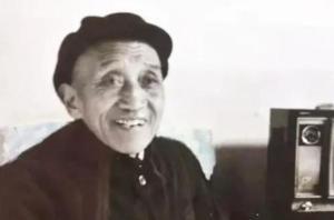 1952年，60军180师政委吴成德被俘，在敌人的折磨下，他瘦了40多斤，双腿肌