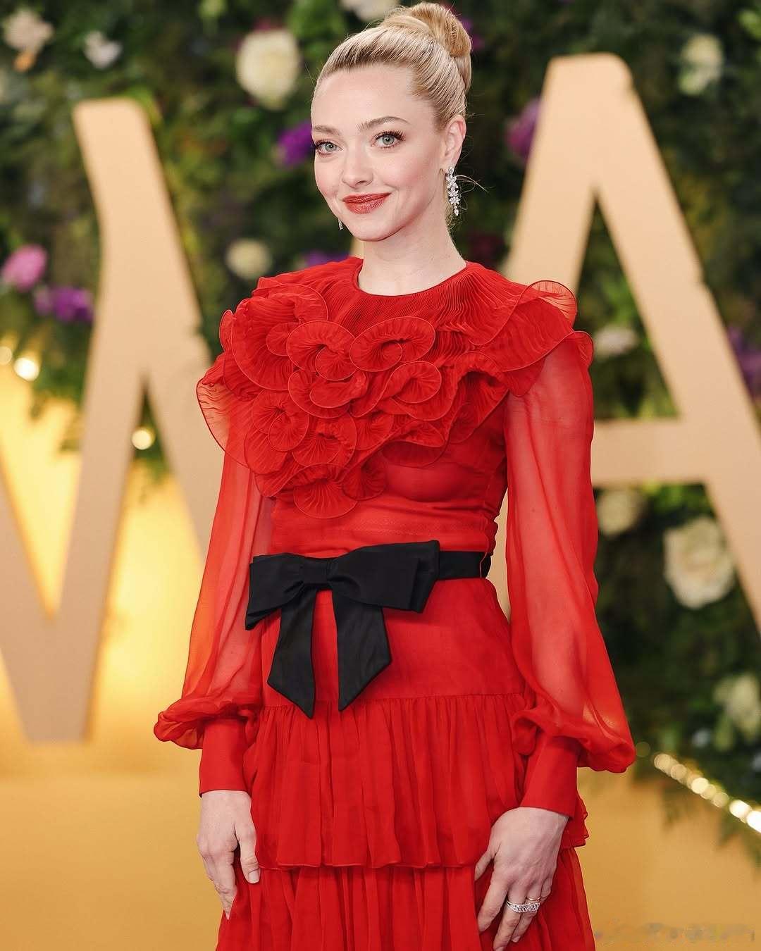 Amanda Seyfried 阿曼达塞弗莱德在沙特阿拉伯的利雅得出席2025年