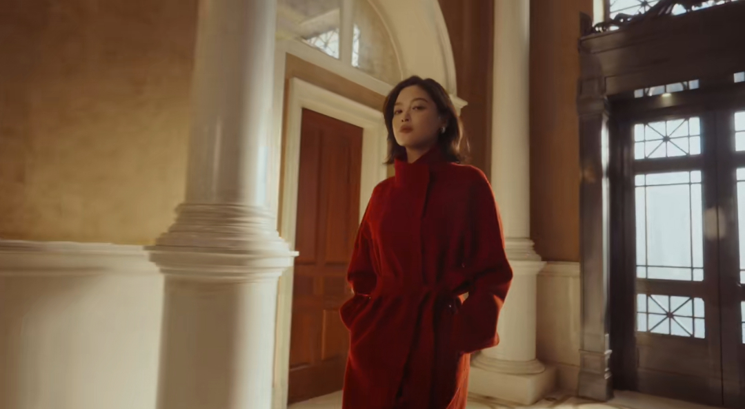 辛芷蕾的新主场珂莱蒂尔全球品牌代言人辛芷蕾  当光影在都市的晨曦中缓缓铺展，一种