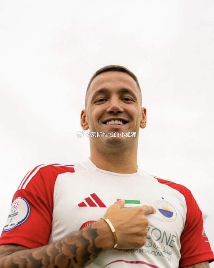 外媒消息，阿尔巴尼亚国脚前锋马纳伊将加盟浙江队，球员目前效力于阿联酋沙迦FC。中