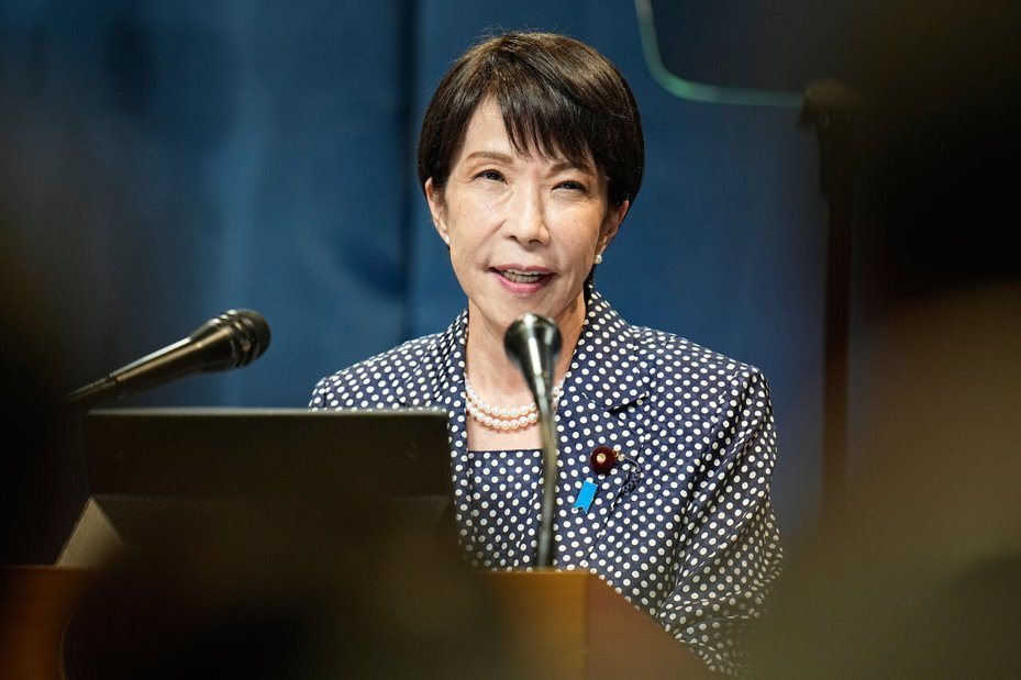 高市早苗正因抹黑门事件承受巨大政治压力。在野党要求她就秘书与争议视频制作者的关联