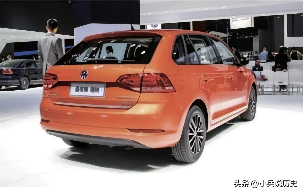 桑塔纳·浩纳
车如其名，新推出的桑塔纳·浩纳虽然以两厢车自居，但却继承了朗行系列