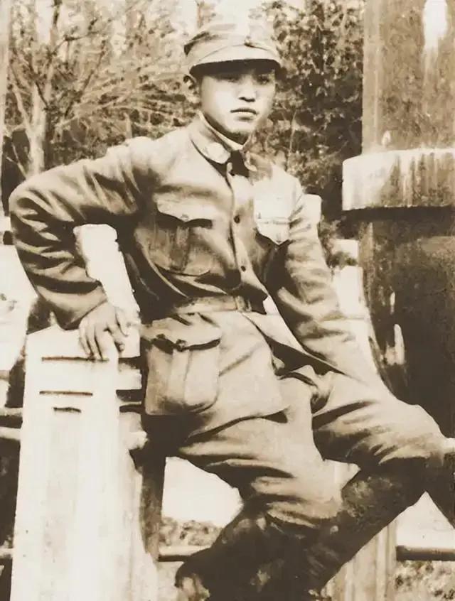 1951年，140师参谋长黎原因为打仗太厉害，资历却不够，军长为了提拔他，接连调