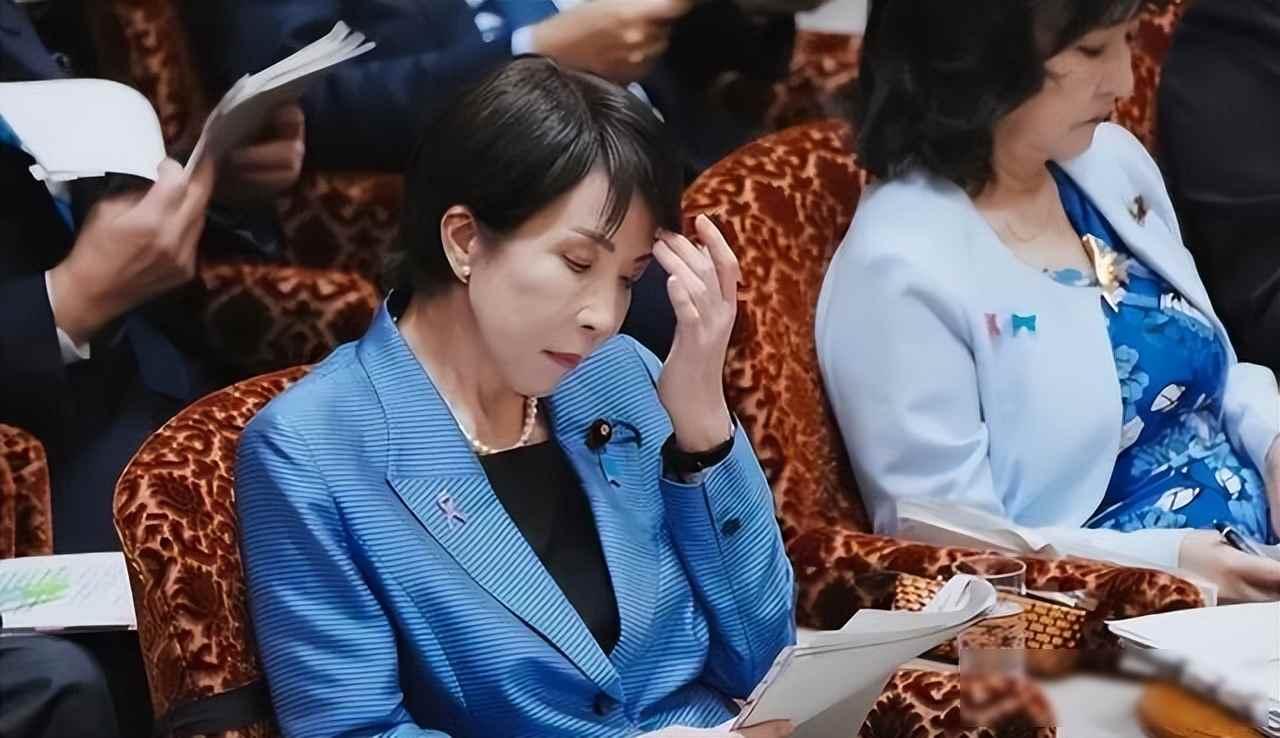 没有商量余地，中国直接收回在日熊猫
日本野毛动物园的最后一批人挤在栏杆边，镜头对