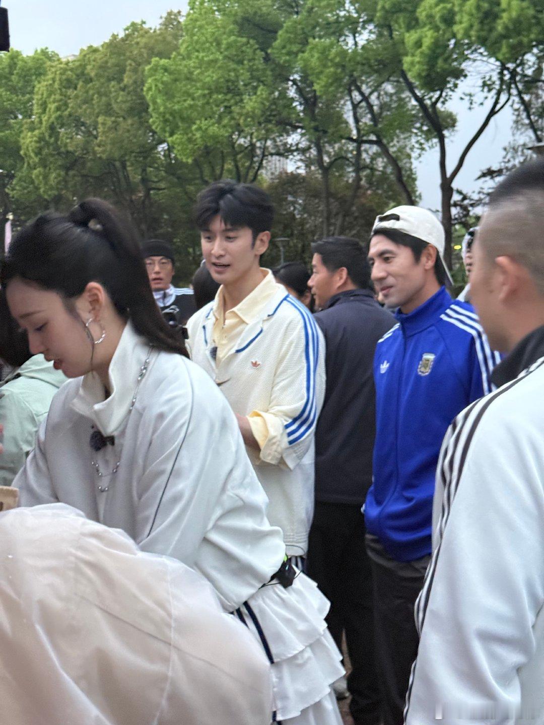 无锡苏超偶遇张云龙管乐苏超偶遇张云龙管乐张云龙、管乐空降宜兴体育中心，与球迷同屏