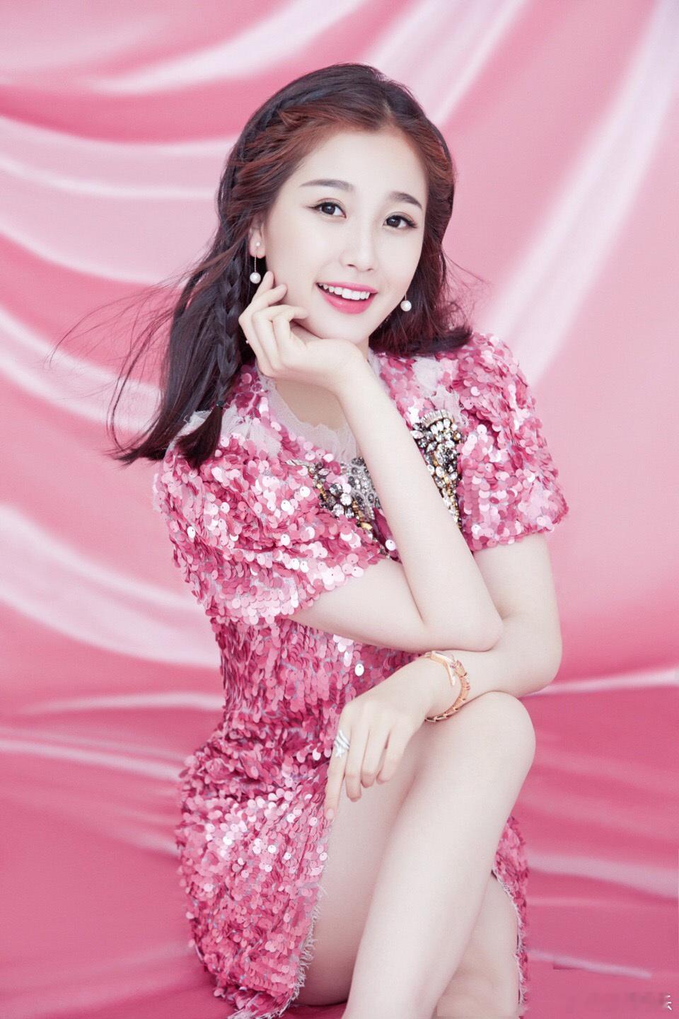 一念江南删除了虞书欣官宣博《一念江南》清空虞书欣相关官宣内容，取消关注掀换角疑云