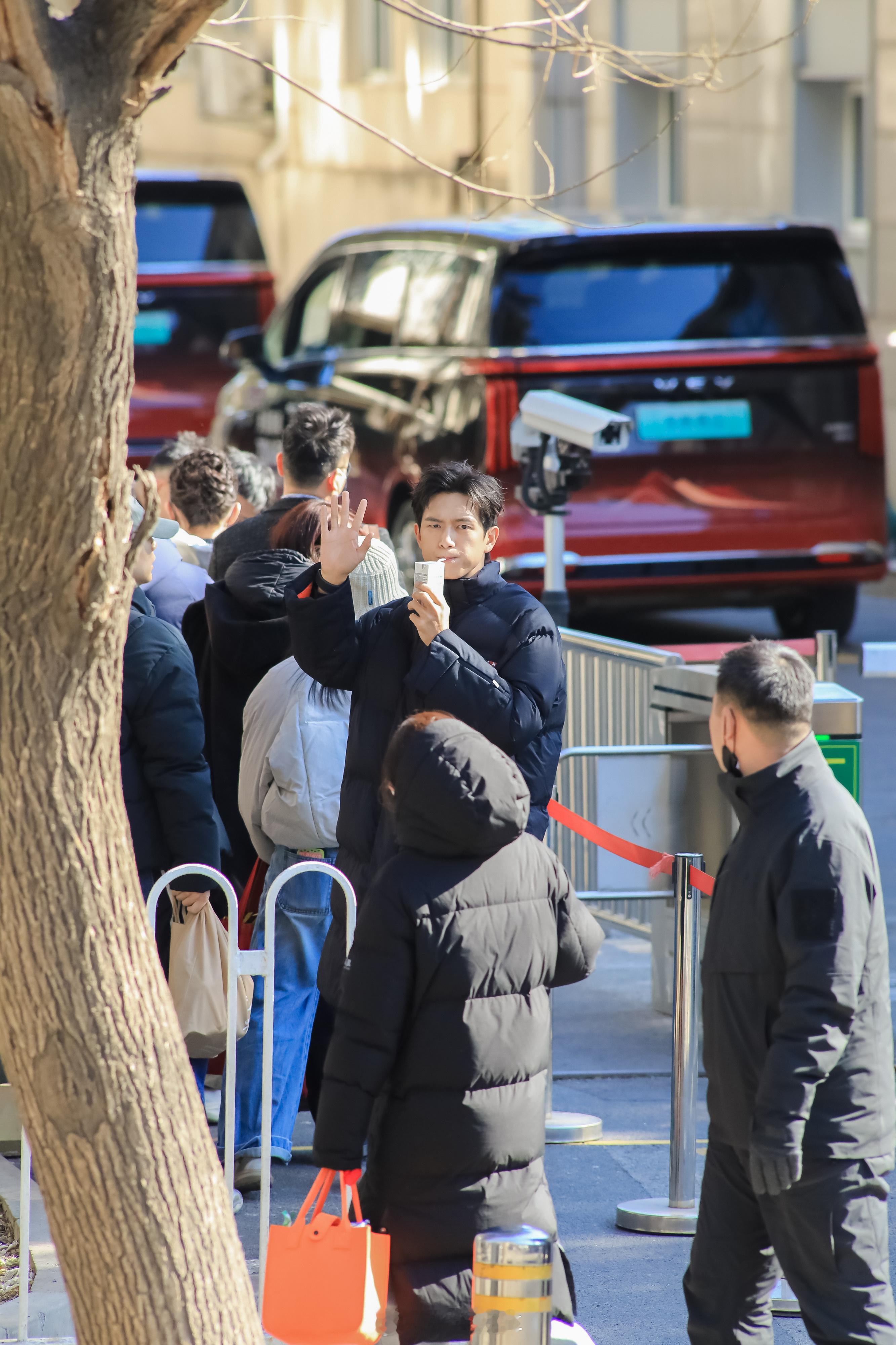 欧阳娜娜、刘浩存、李现、热依扎、邓男子、刘敏涛、言承旭、白宇帆、梁家辉现身央视春