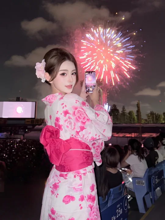 赴一场夏末前的花火大会-🎆