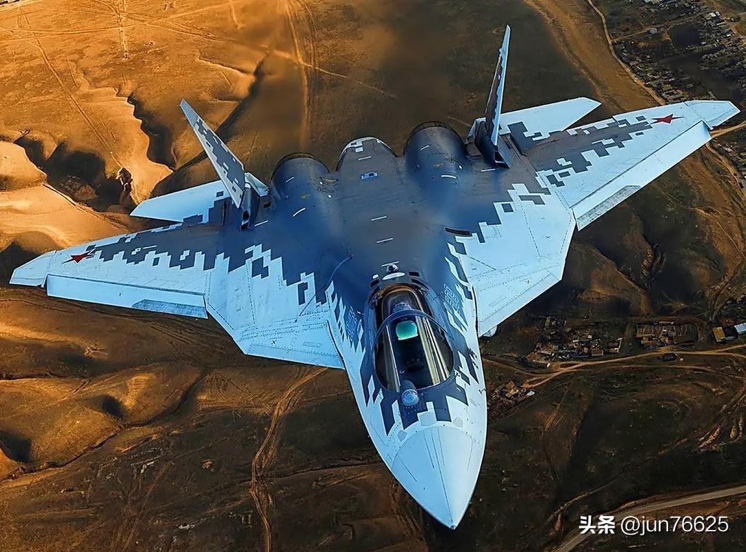 二十五年弹指一挥间，看俄罗斯空天军作战飞机规模变化有多大？
2000年的俄罗斯空