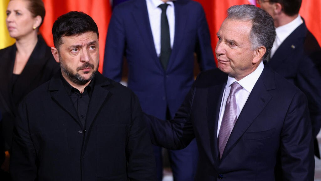 乌克兰谈判代表已抵达美国，就结束战争进行会谈 乌克兰代表团周六抵达美国，与美国特