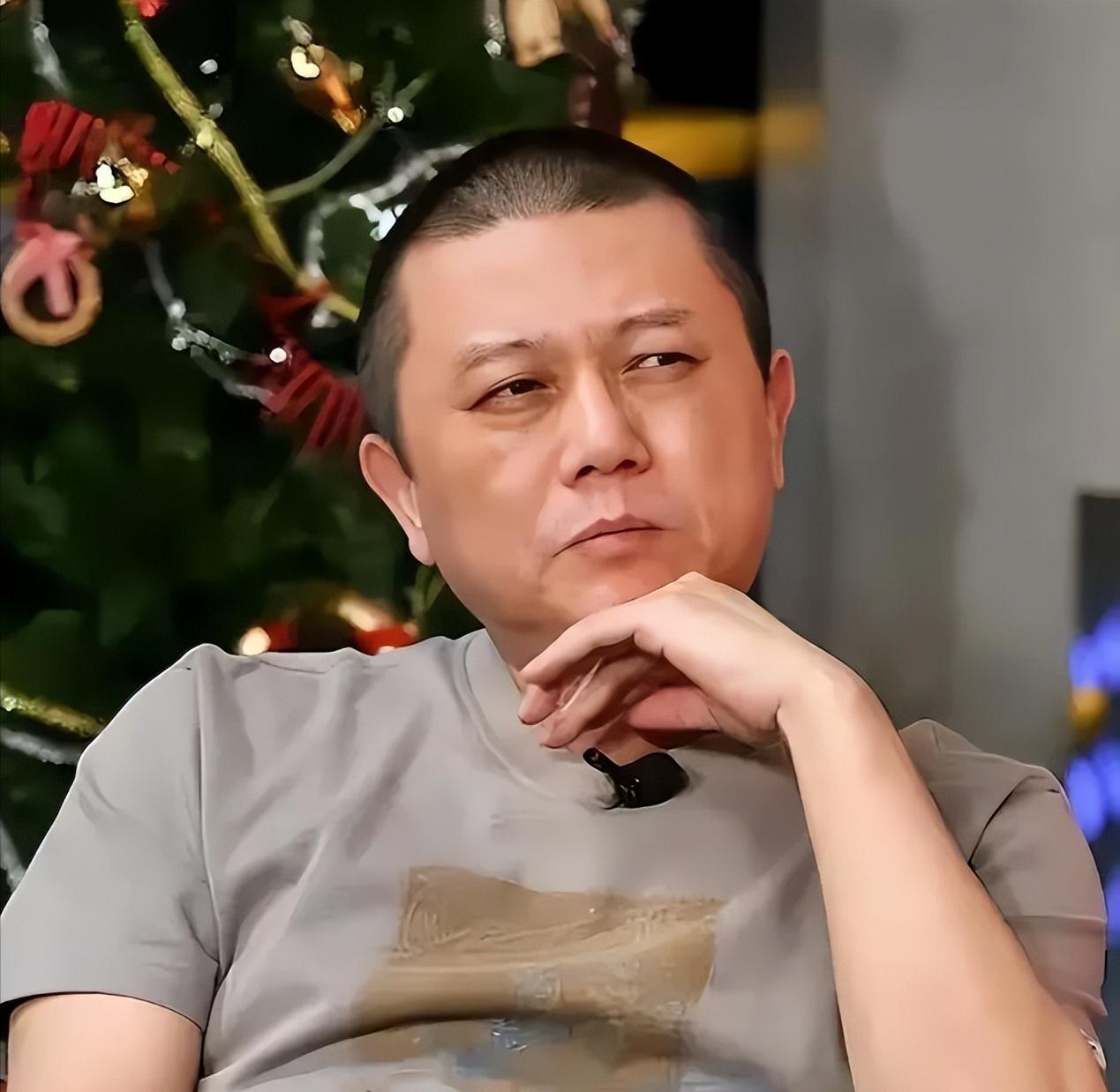 现在网上流传一段何话：“当下中国最好的生意，概括起来无非就是：向少年卖娱乐，向少