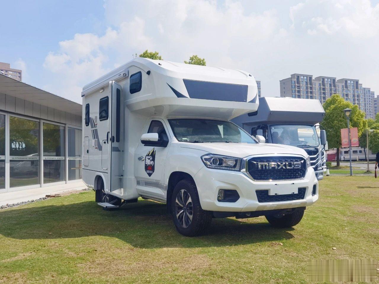 房车行超市新到一款性价比超高的爱旅途T70四驱梦骑士房车。整车基于大通T70四驱