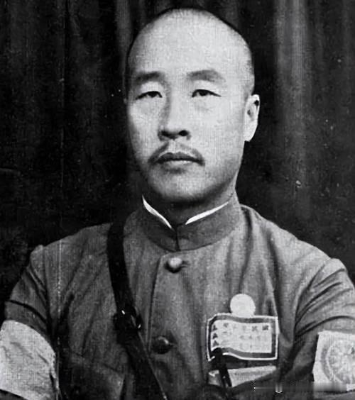 韩复榘出身于河北霸县，19岁投军，因为识字，而且勇猛得到冯玉祥的赏识 一步一步从