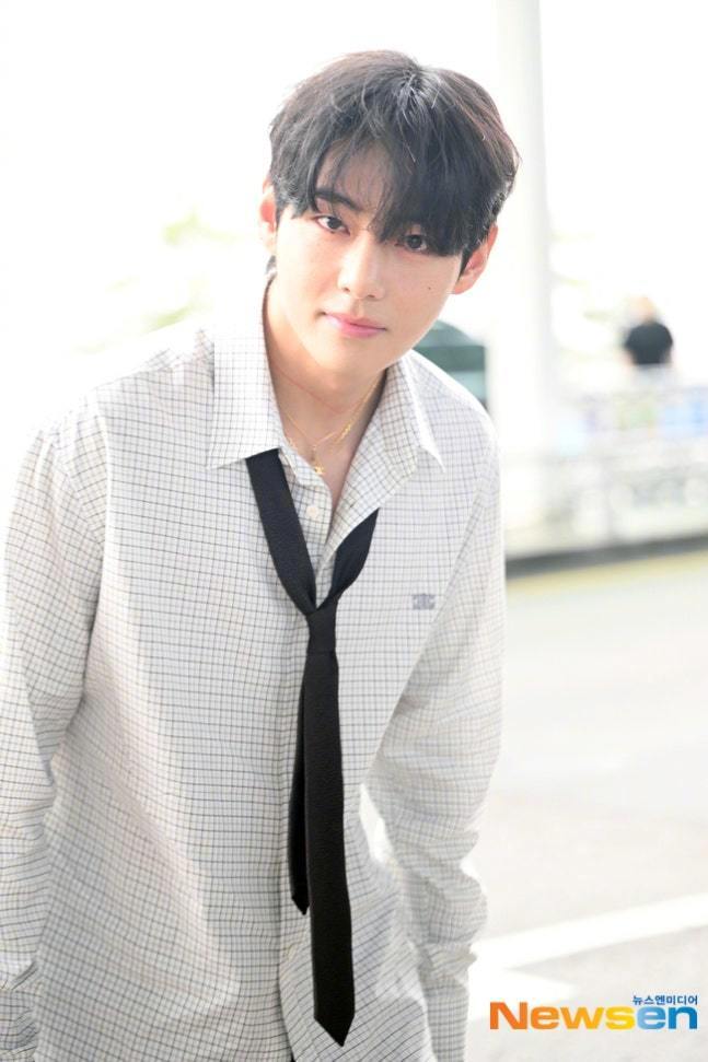 【newsen】防弹少年团金泰亨被日本美妆品牌Yunth选为全新品牌代言人后，品