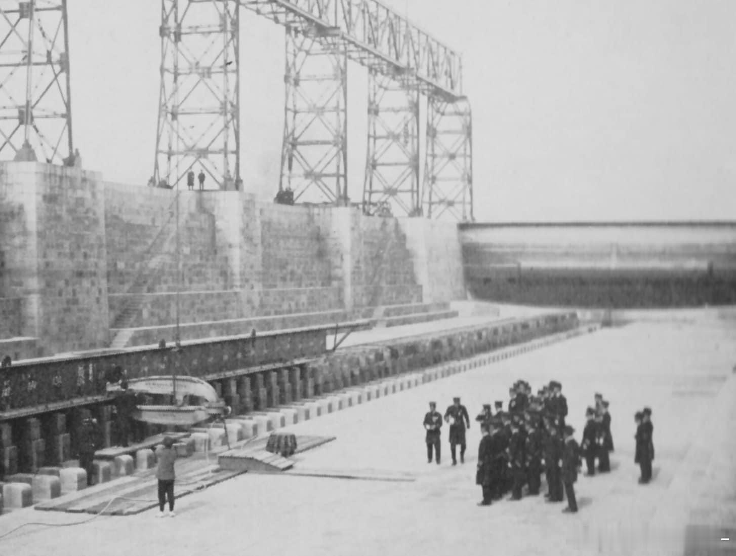珍贵照片：1912年3月11日，吴海军船厂，超无畏舰扶桑号开工仪式。可见左侧铺下