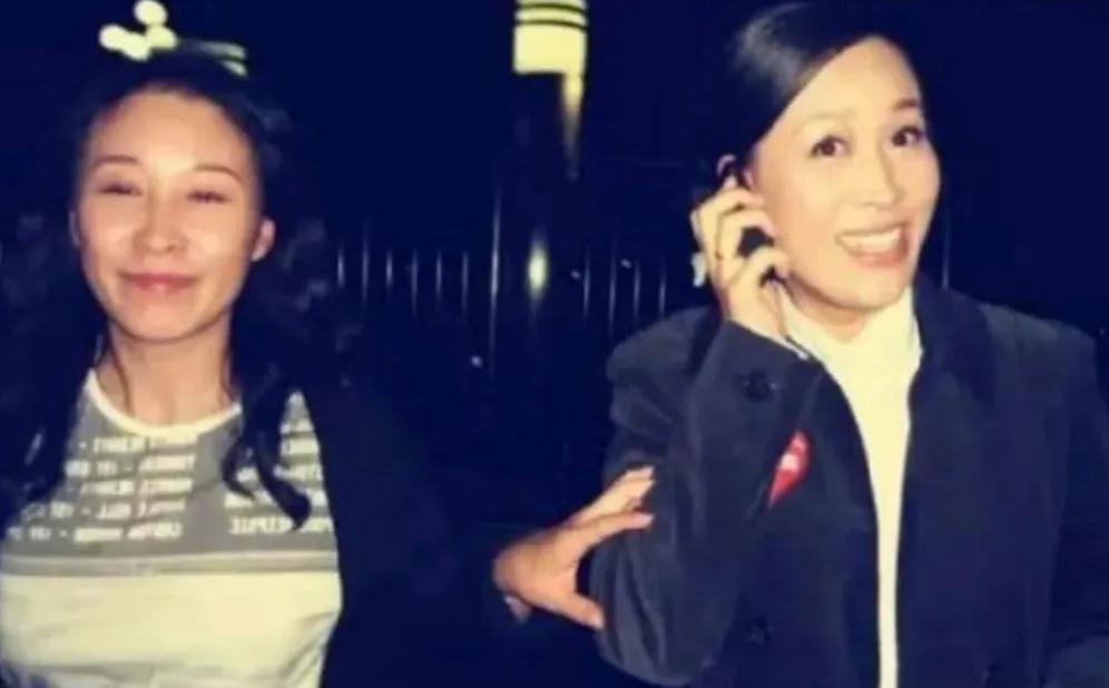 那英姐姐，再次紧急发文！

9月2日，那英姐姐那辛一大早又再次登上热搜，原因是网