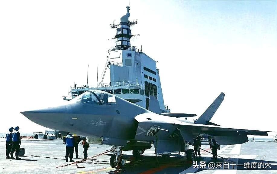 福建舰北上去装新舰载机回来了吧！
❇️这新载机的歼35，居然这么快就开弹仓给大家