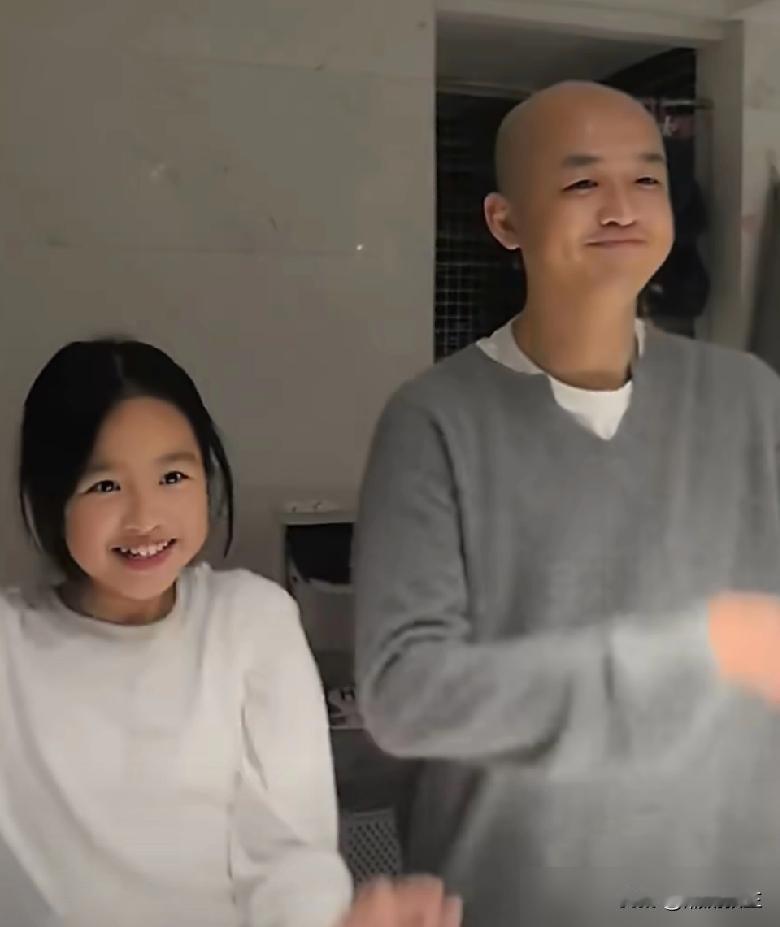 包可艾的嫌弃脸，被用了800万次。
当年被全网戏称人类幼崽嫌弃天花板的表情包主