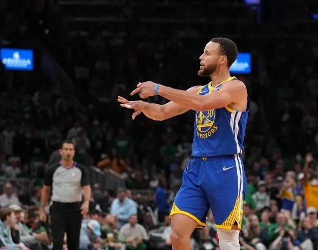 勇士客场击败绿军，大比分4-2击败绿军获得2021-22赛季NBA总冠军！勇士8