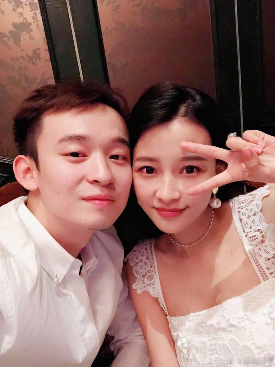 孙怡 我的朋友董子健今天被他们两人给瞌到了，虽然和平分开了 ，但再见还是朋友，这