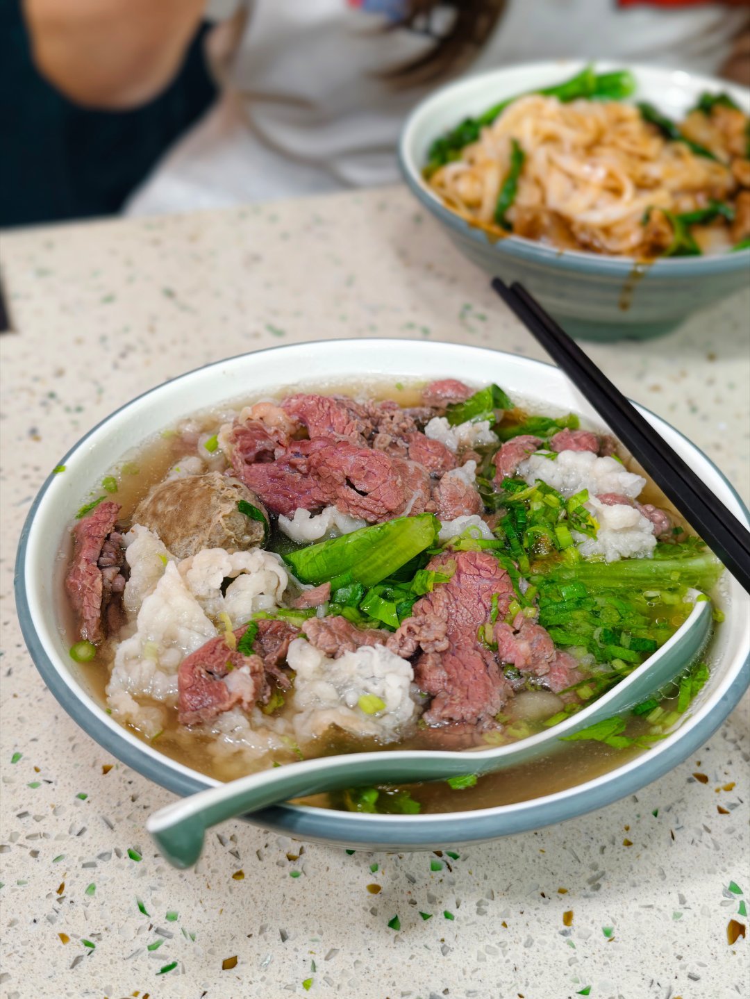 的烧鸡店太远，我今天的宵夜，就委屈委屈自己吧 深圳·中心商务大厦
