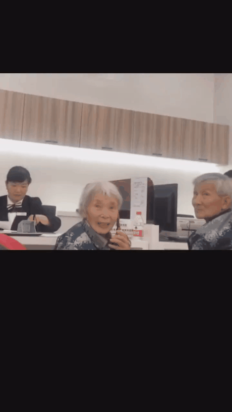 她节俭一生，只为达成捐款千万的心愿，向老人家致敬！[心] ​ [good] ​​