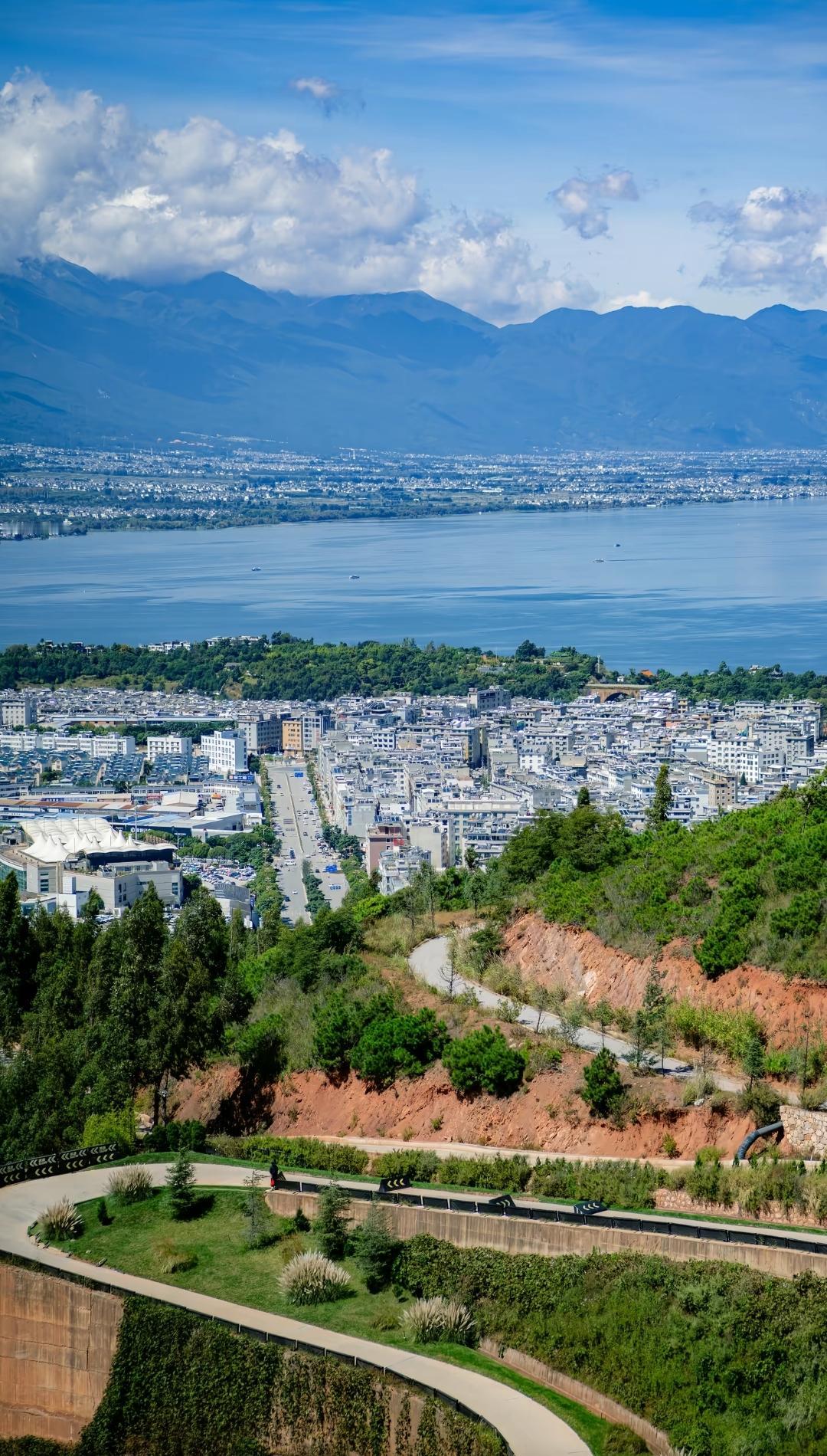 跟你们聊一个细思极恐的事，你们有没有想过，
万一哪天真的打起来了，存在银行里面的