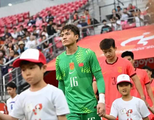 2:2到6:5！国足U23点球击败乌兹，时隔28年再夺铜牌，李昊两扑点