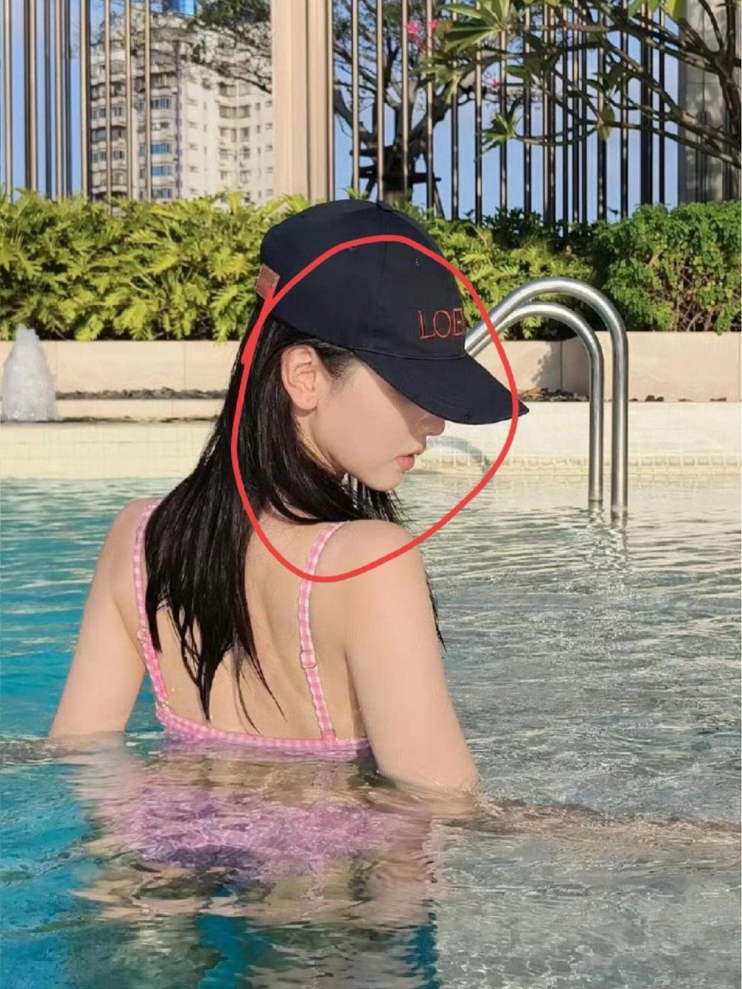 陈都灵游泳照，她真的好含蓄 ​​​