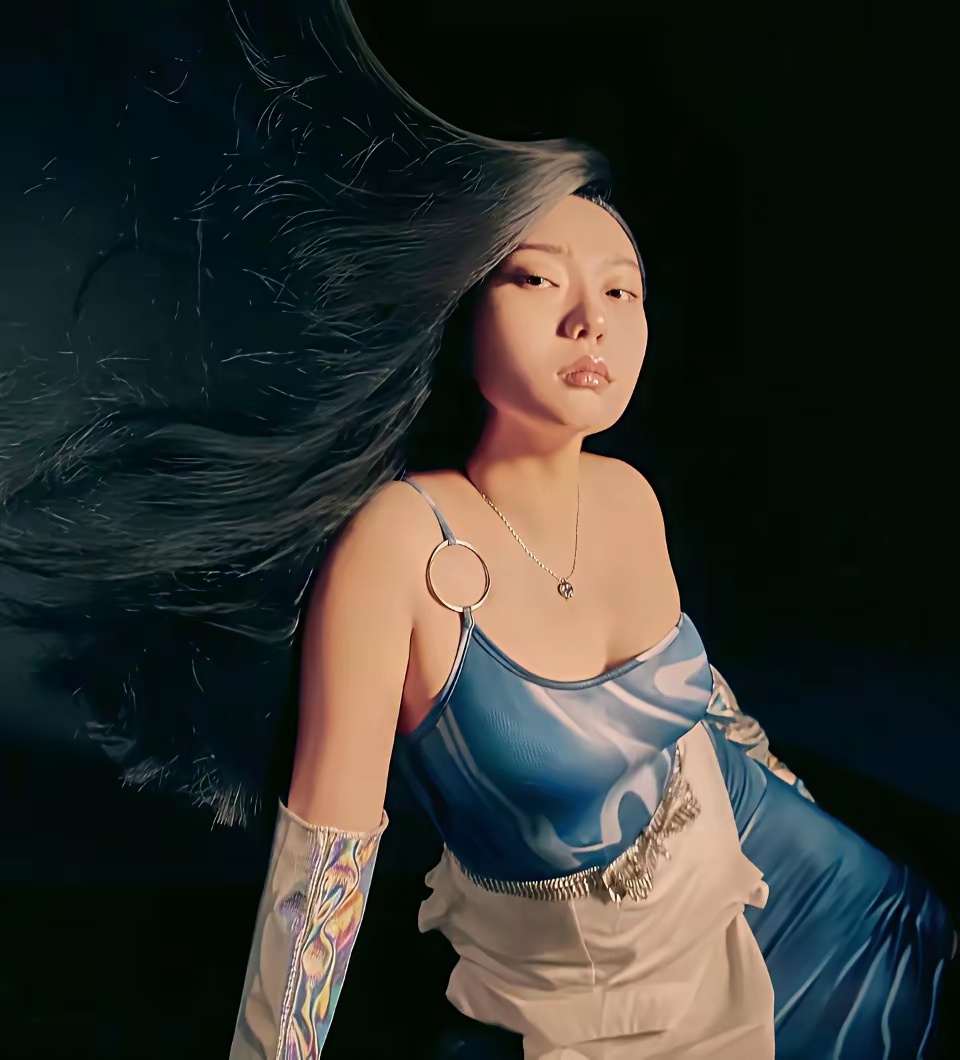 李雪琴，以后咱听话，别拍时尚杂志了 