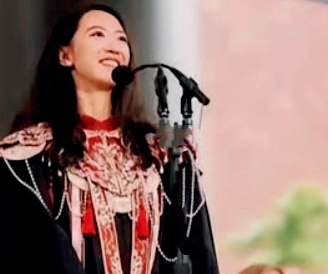 在美国被污蔑是中方间谍，在国内又遭指责偏向美方，两边都不被接纳上热门 明星 娱乐