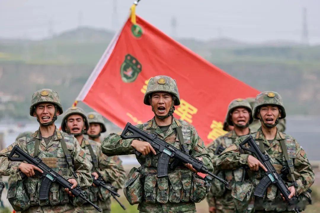 开路先锋号[超话]“我们是红军传人……”20多年前，张灿灿第一次听到这句话时，还
