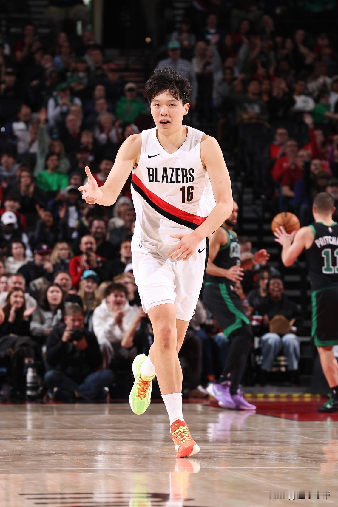 赢球大功臣，杨瀚森今天出场10分钟爆砍3分怒摘4篮板!

在今天开拓者与凯尔特人