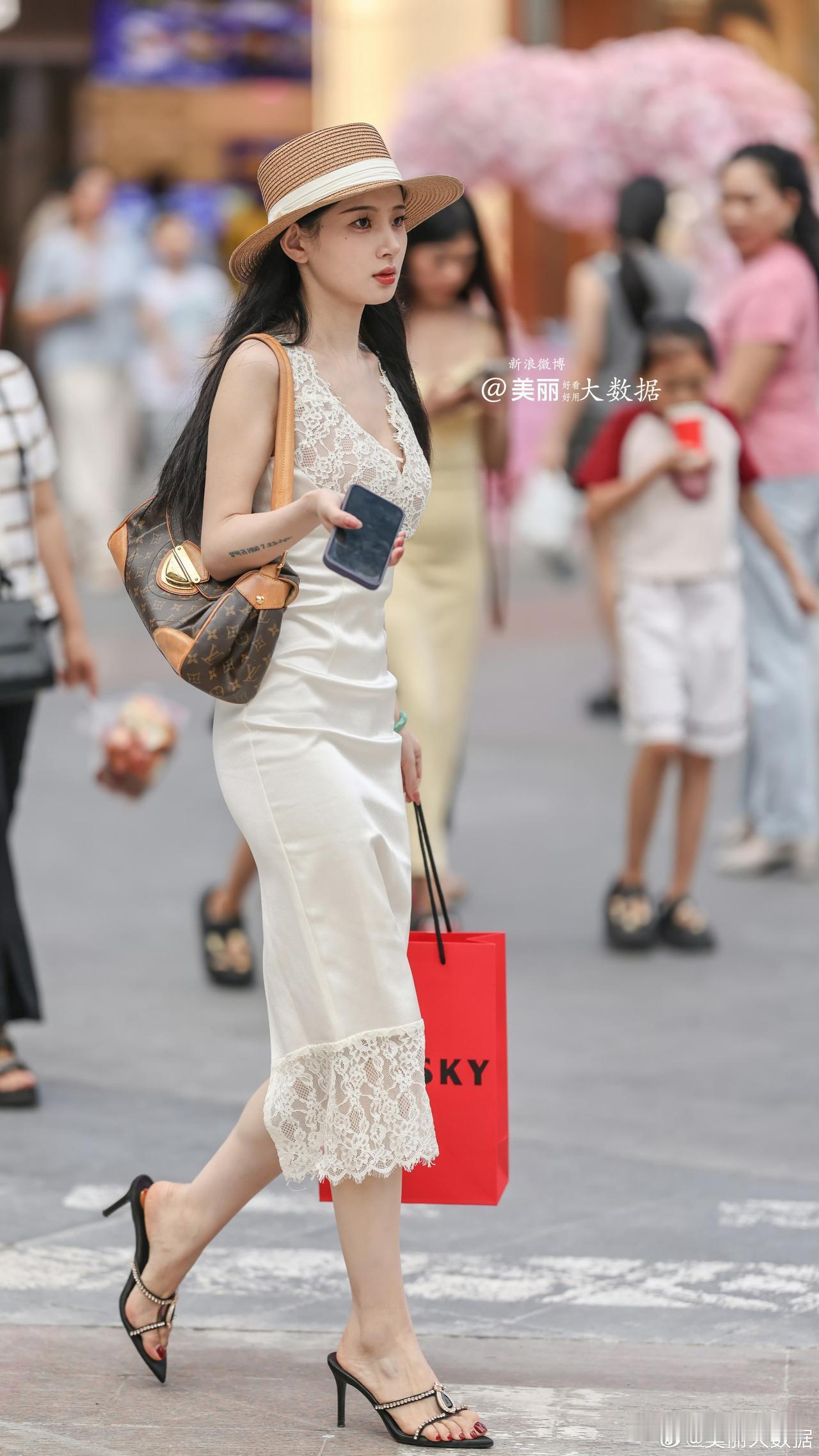 有哪些美女让人过目难忘？