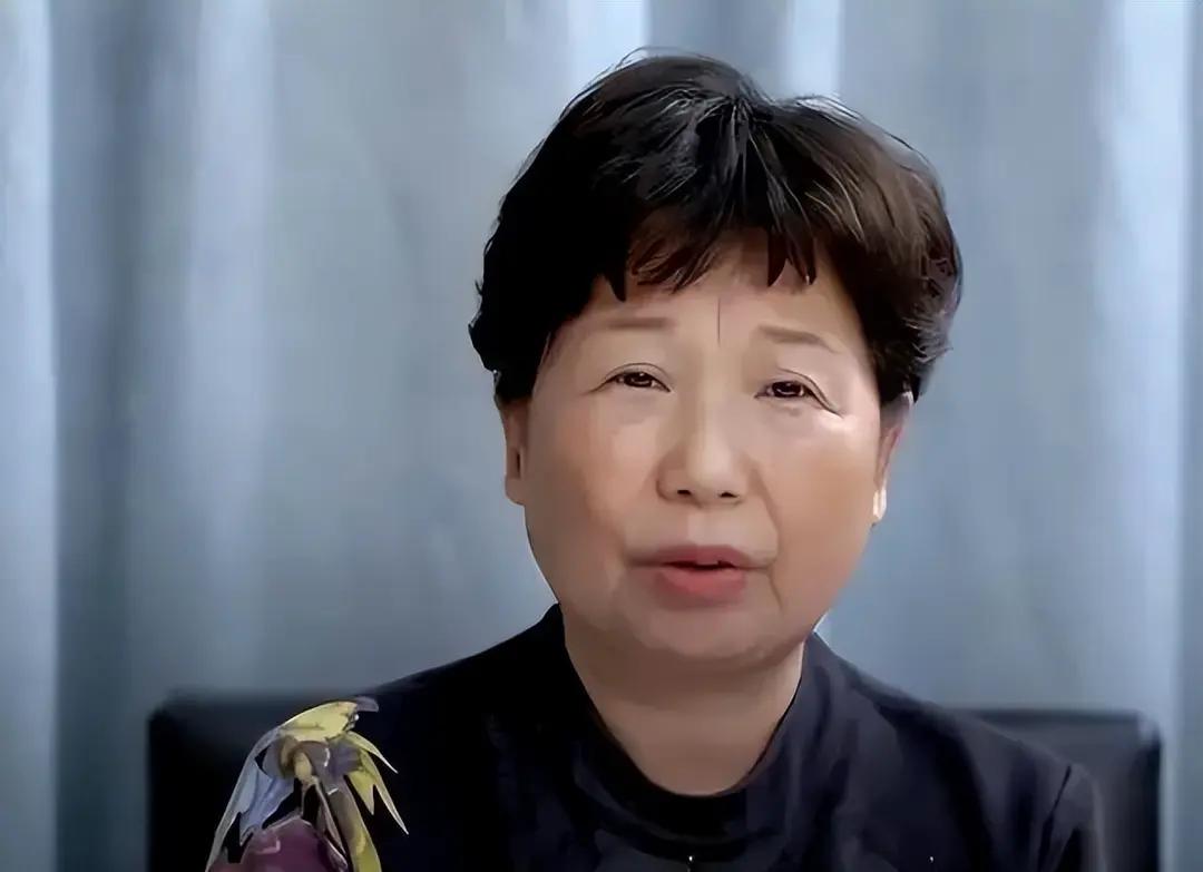 杜新枝女士保重。

   对杜女士这几年的遭遇，表示同情，如今又经历丈夫去世，网