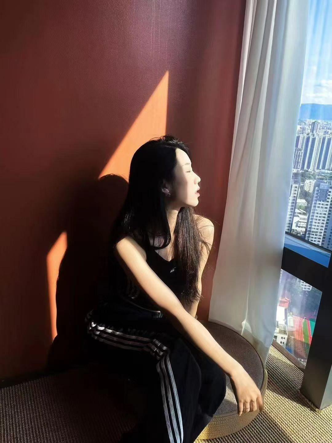 程序员用AI确实爽，
居然可以5分钟写完一个接口，
但付出的代价是“认知卸载”—