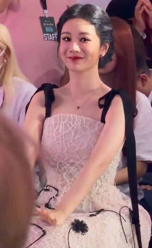 杨紫有锁骨哇 