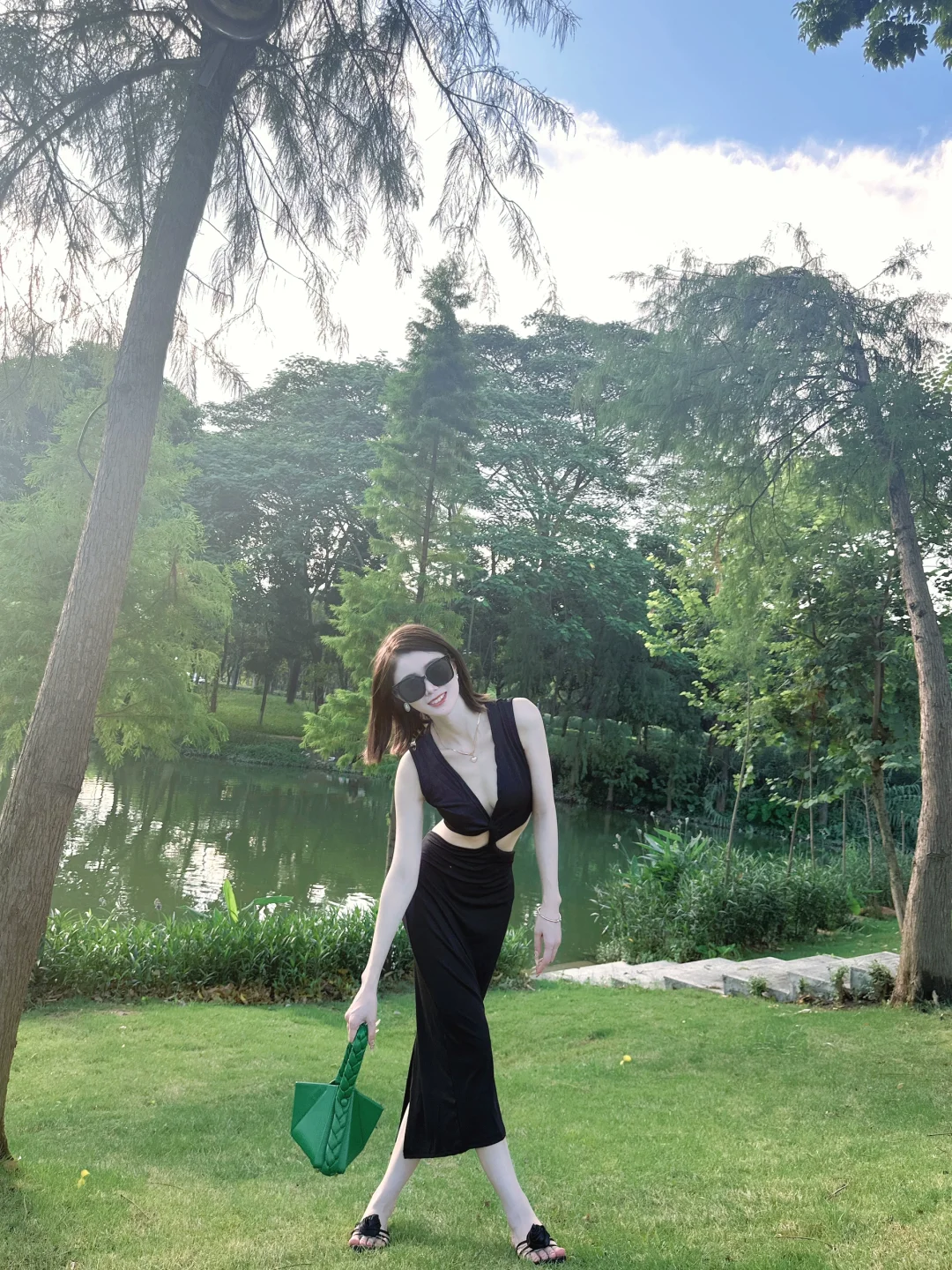 在这个秋天 在树里💚 给这个绿树包围着 带上小狗🐶可以呆一个下午
