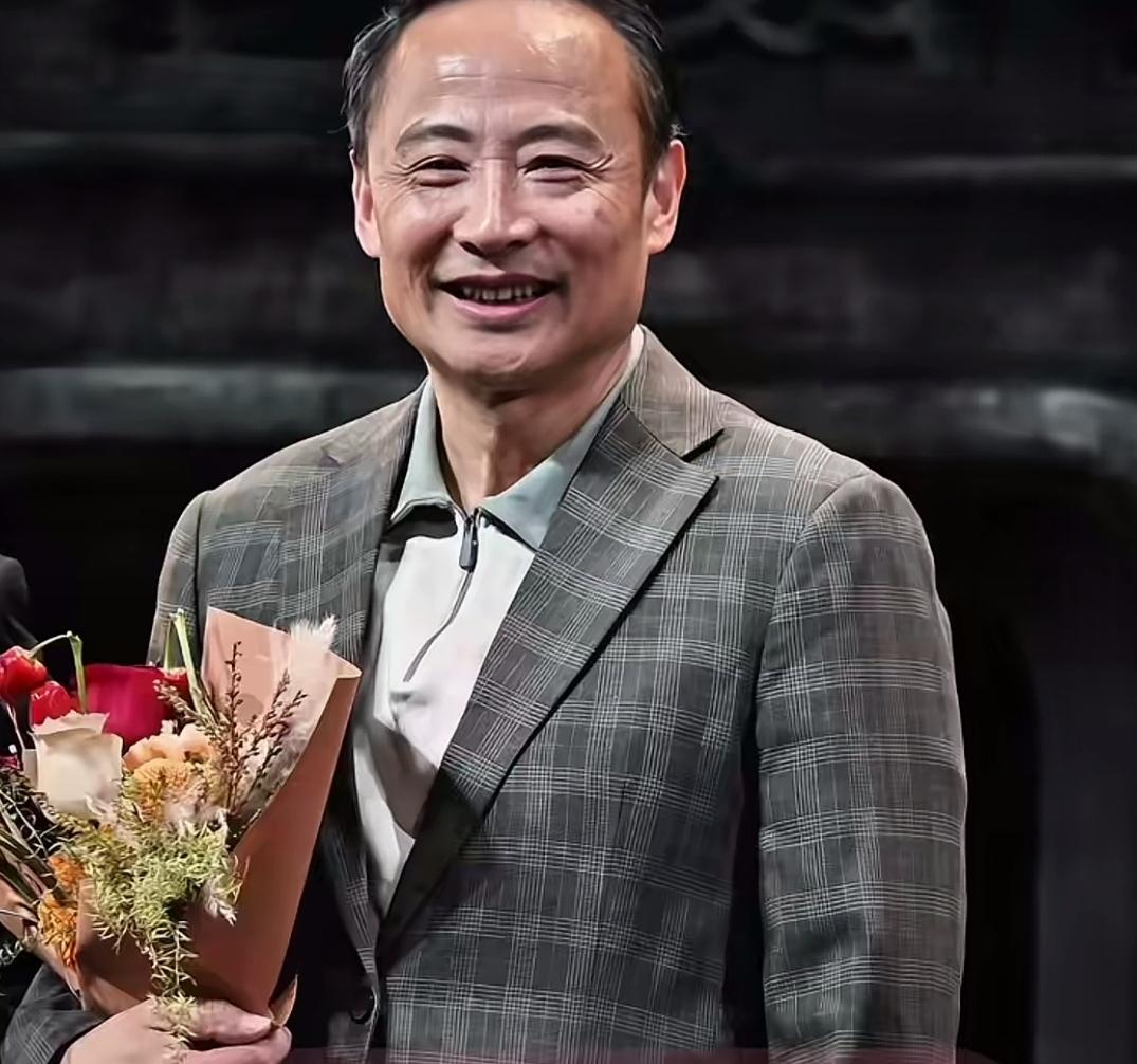 林冲窝囊，众所周知，唯一一次爆发，就是干掉白衣秀士的时候，让人叹为观止！

周野