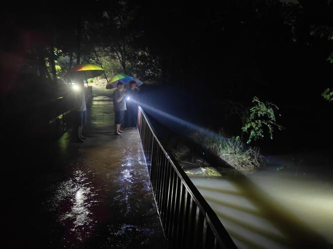 连续三年评优次次落选，乡镇干部小王决定躺平，却迎来了意外转折

小王是我们乡政府