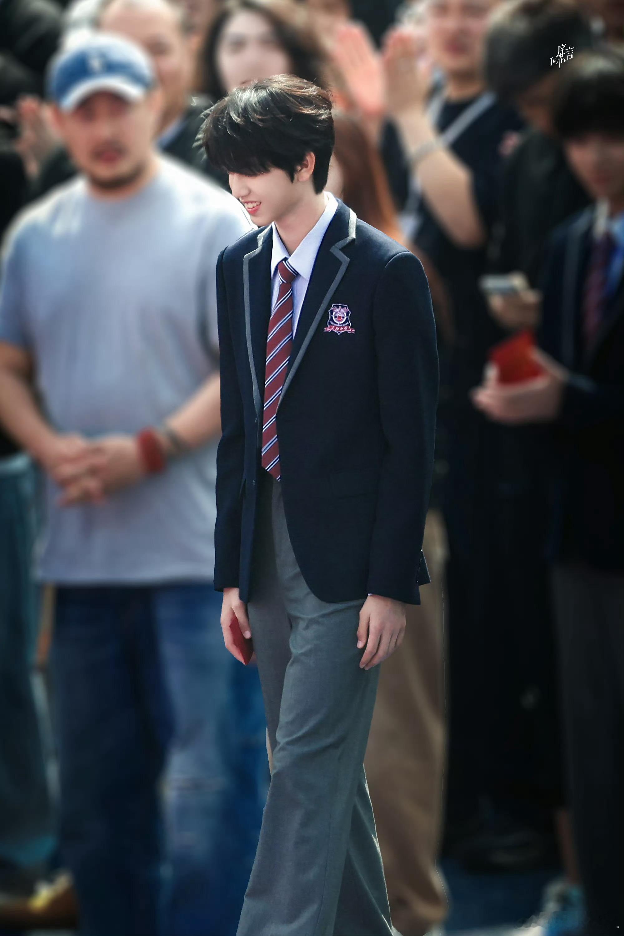 张桂源无人机应援《我们的少年时代2》开机，张桂源粉丝无人机应援排面🈶，期待大男