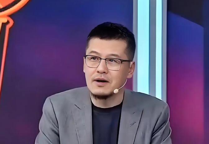 真当现在的中国男篮还是亚洲大魔王呢？苏群的"陪练论"，简直是在给男篮挖坑。
 