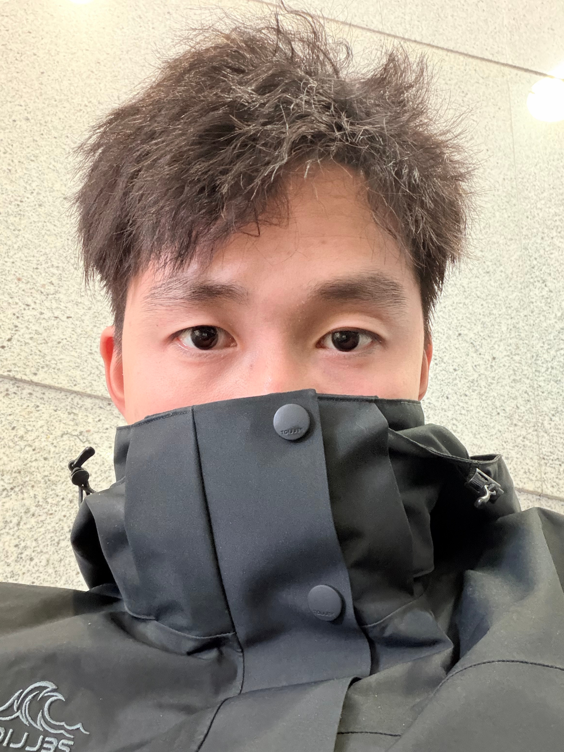 你敢相信吗？截止到现在，我已经起床5个小时了一点不困！！！ps：这样遮住半张脸是