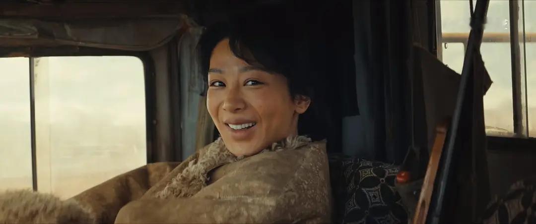 一部在播剧，一部在拍剧感觉也不全怪妆造，脸部状态是真下滑了，越来越影响观感了，在