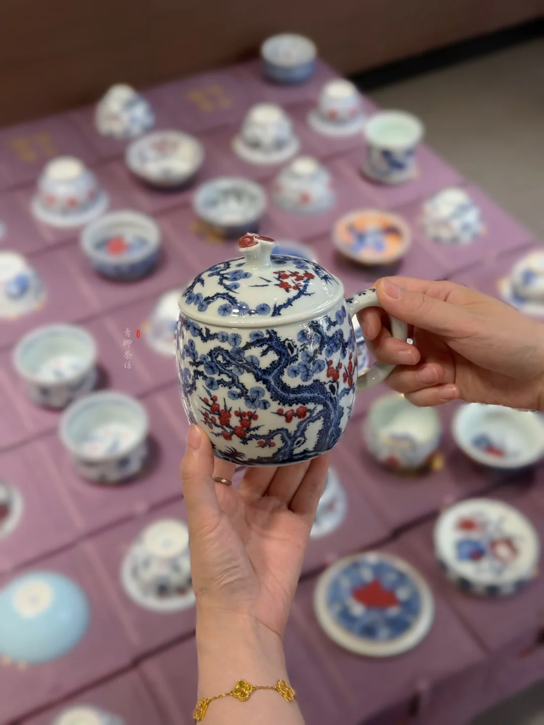 苍松劲竹红梅，皆是君子模样。